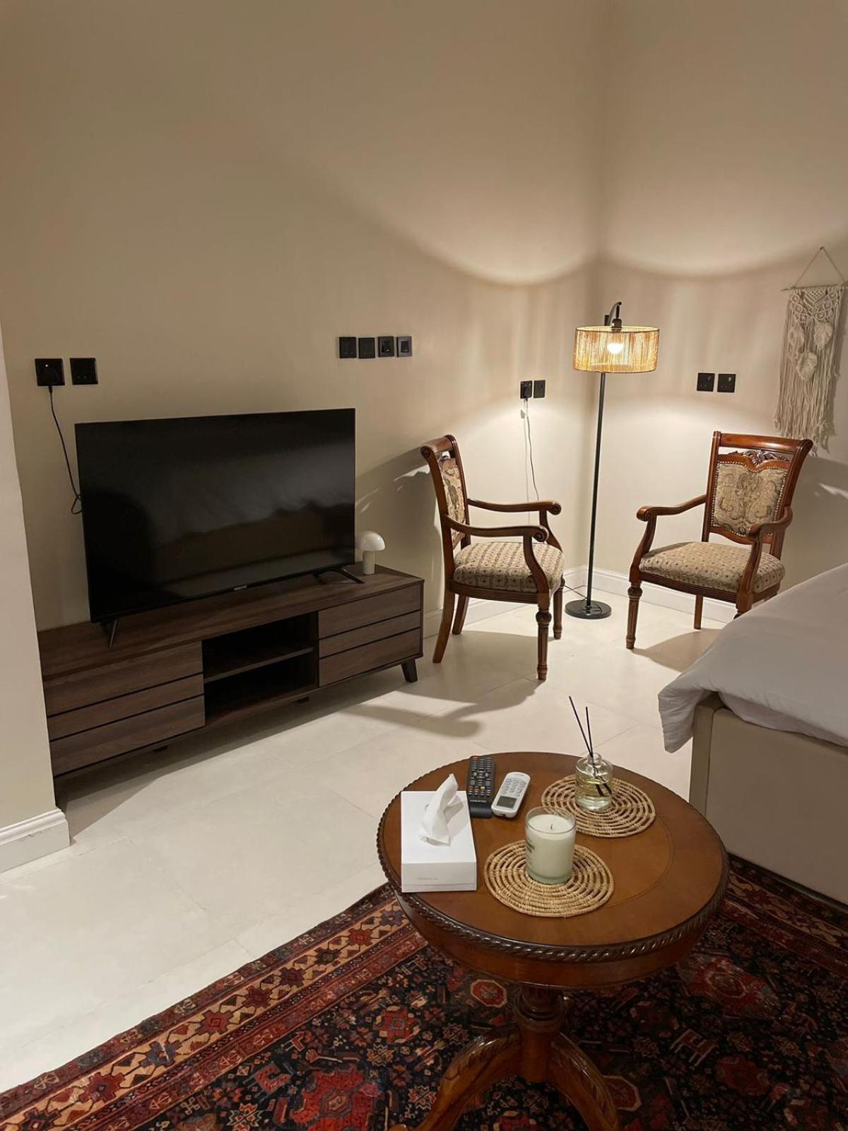 استـوديـو مـلاذ Shelter Apartment *